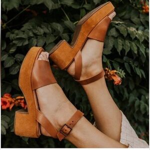 Seychelles Platform Leather Tan Sandals